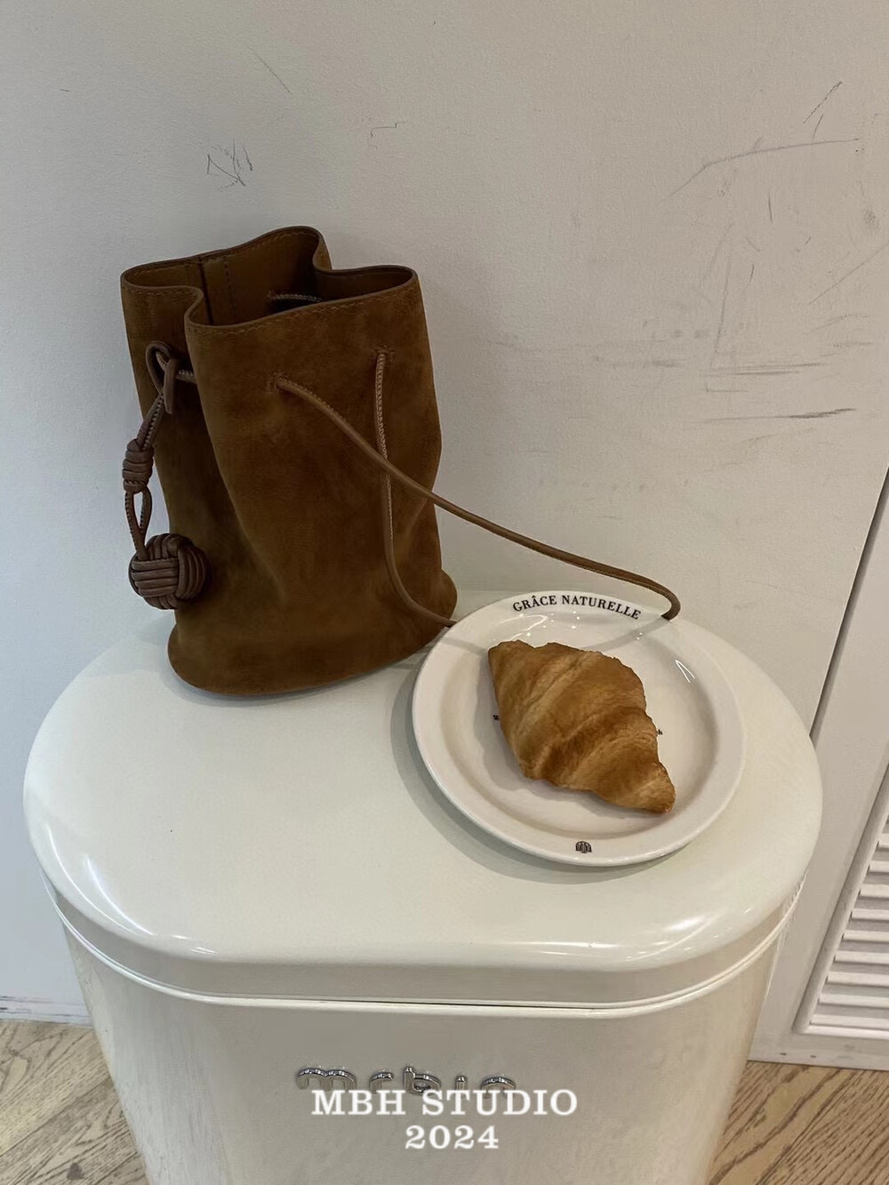 mbh2424-autumn-winter-new-minimalist-matte-leather-bucket-bag-crossbody-shoulder-bag